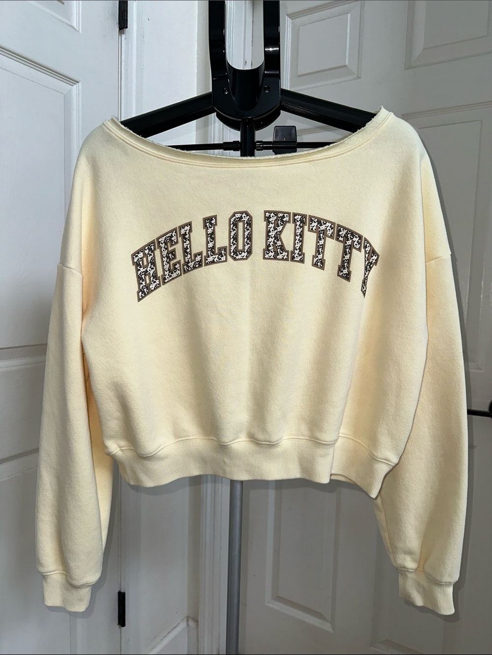 Hello Kitty Light Yellow Off-the-Shoulder Cropped Oversized Sweatshirt Size S